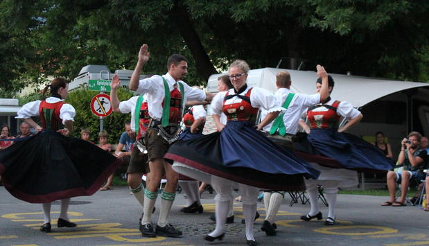 Foto: Tiroler Abend am Campingplatz Foto: Tiroler Abend am Campingplatz